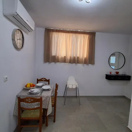 Nyaraló Oxana *